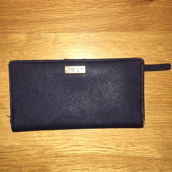 Kate Spade Wallet - Picture 1 of 6